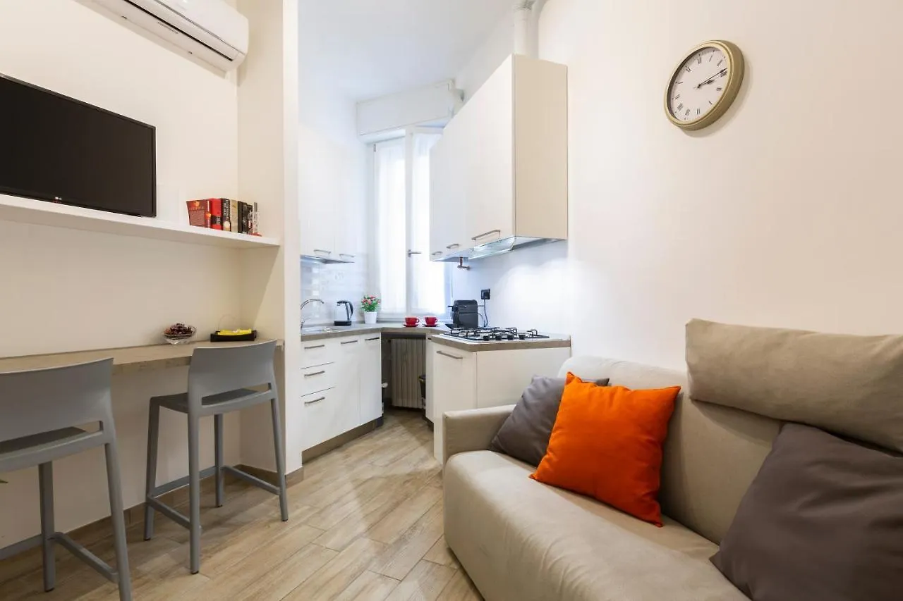 Yellow Line Apartment Milan Italy