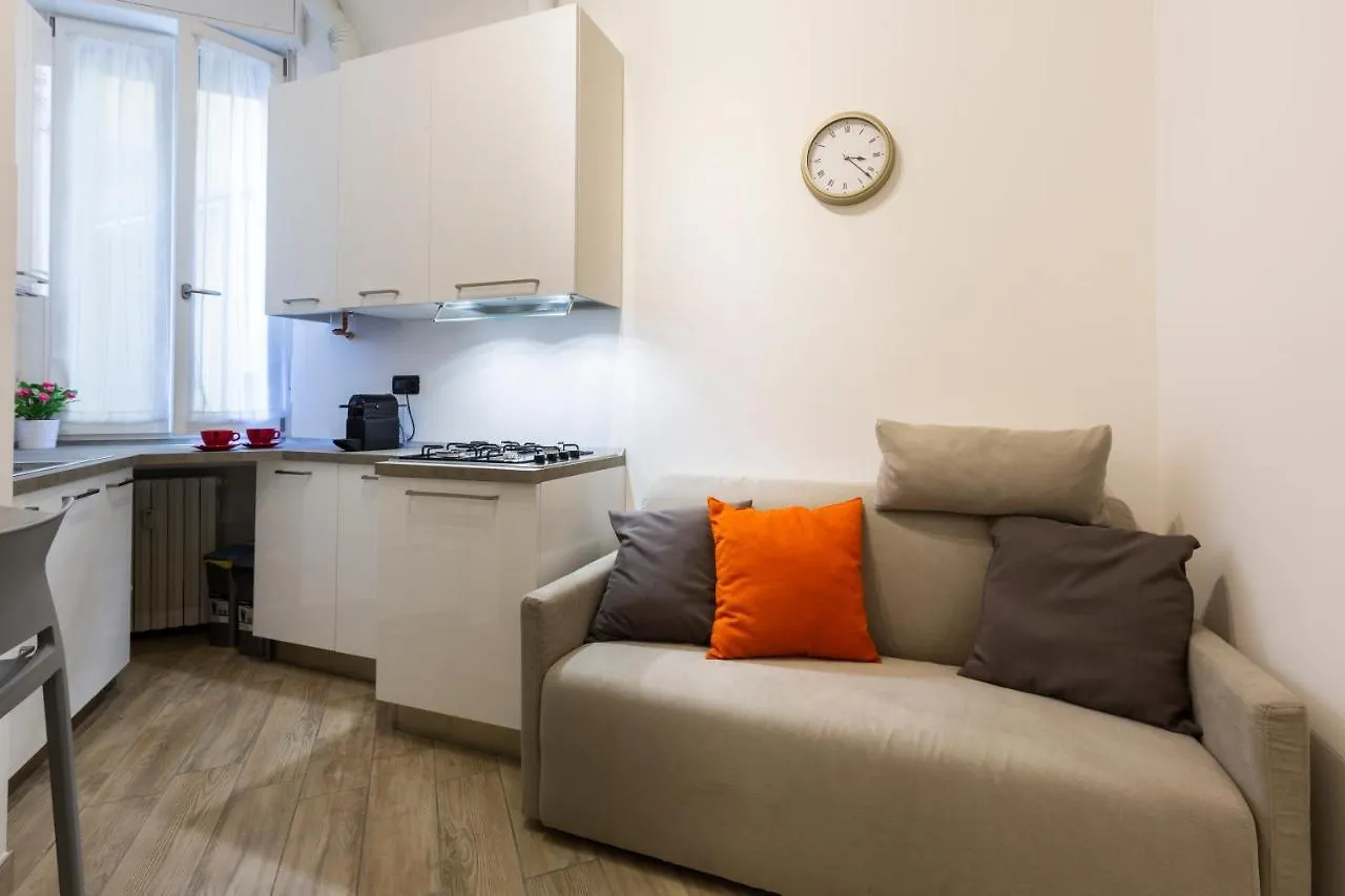 Yellow Line Apartment Милан