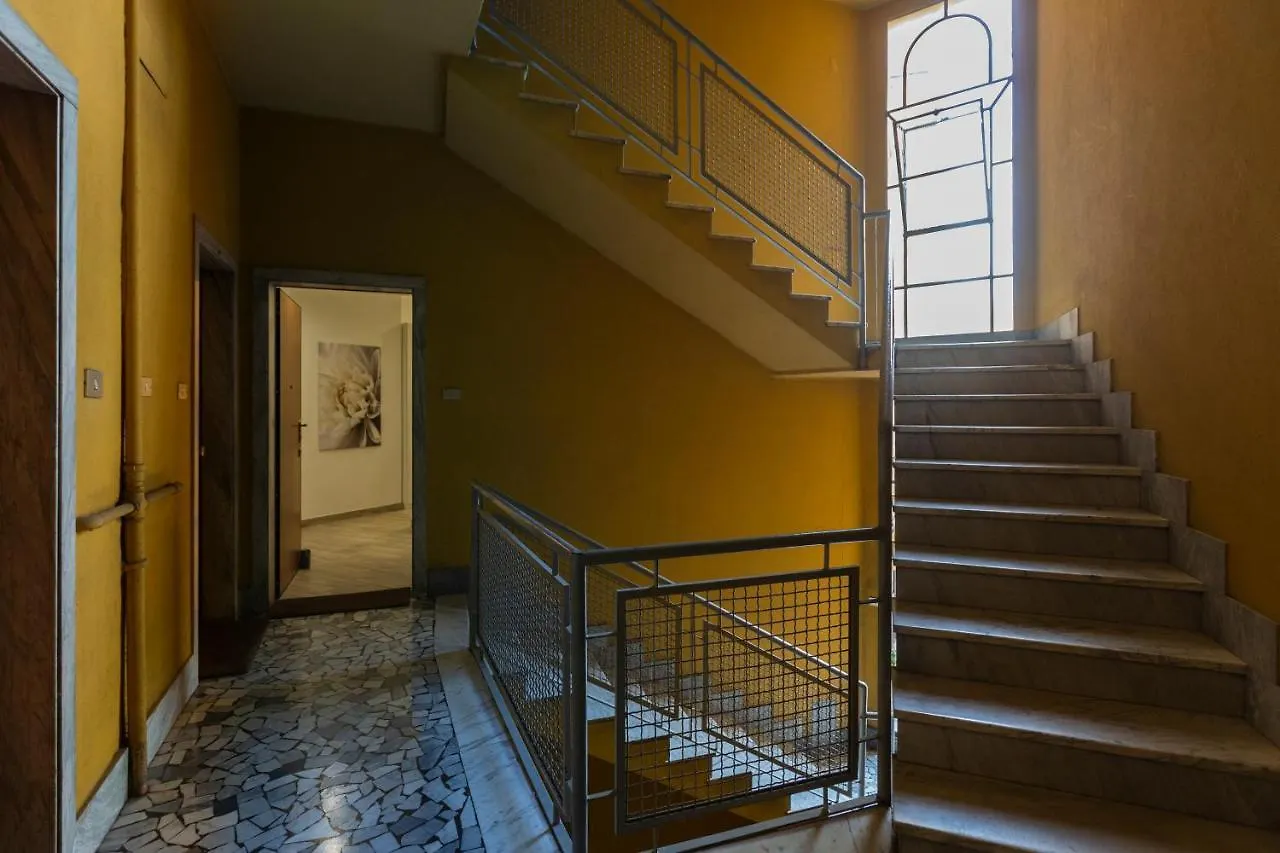 Yellow Line Apartment Милан