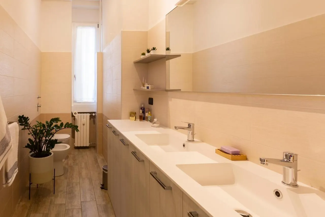 Yellow Line Apartment Милан
